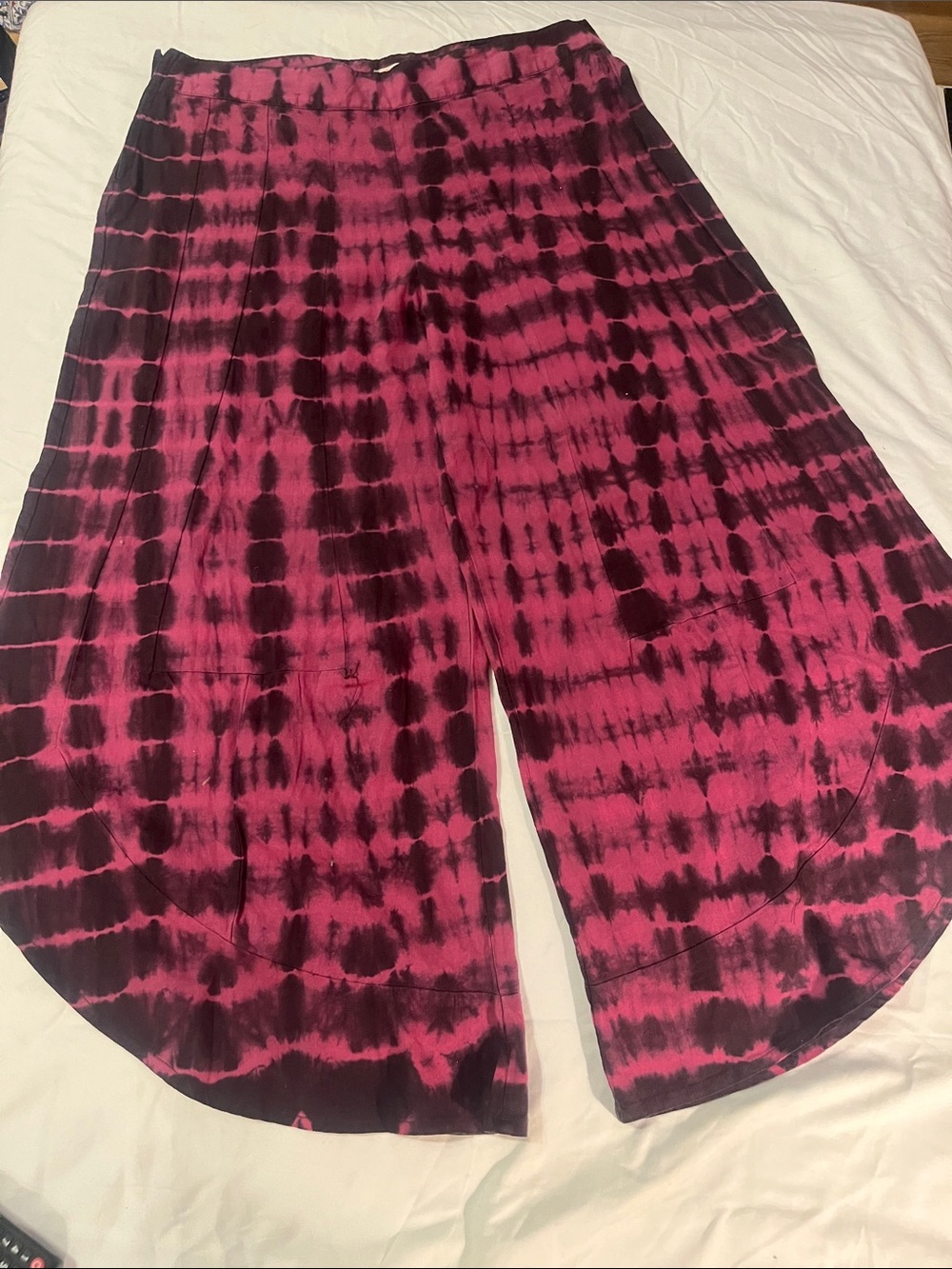 Umbrale Tie-Dye Wide Leg Pants in Magenta and Black